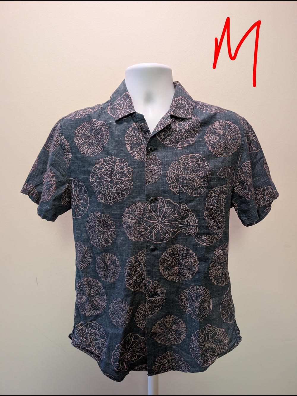 Casual Navy Short-Sleeve Button-Down Shirt with Tan Circular Print